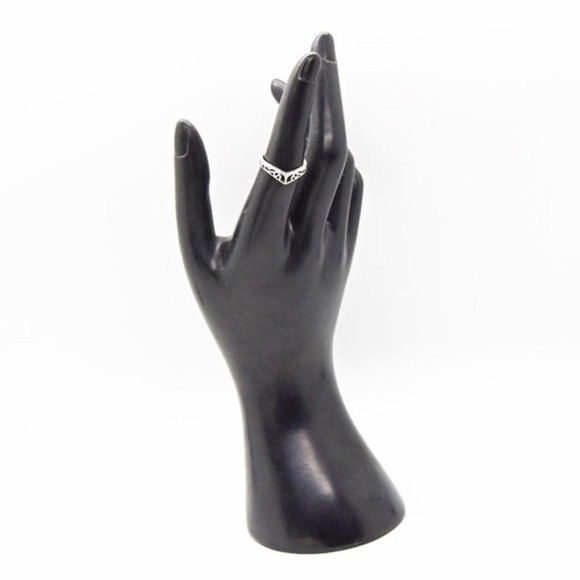 Pointed Triangle Ring - Picture 4 of 4